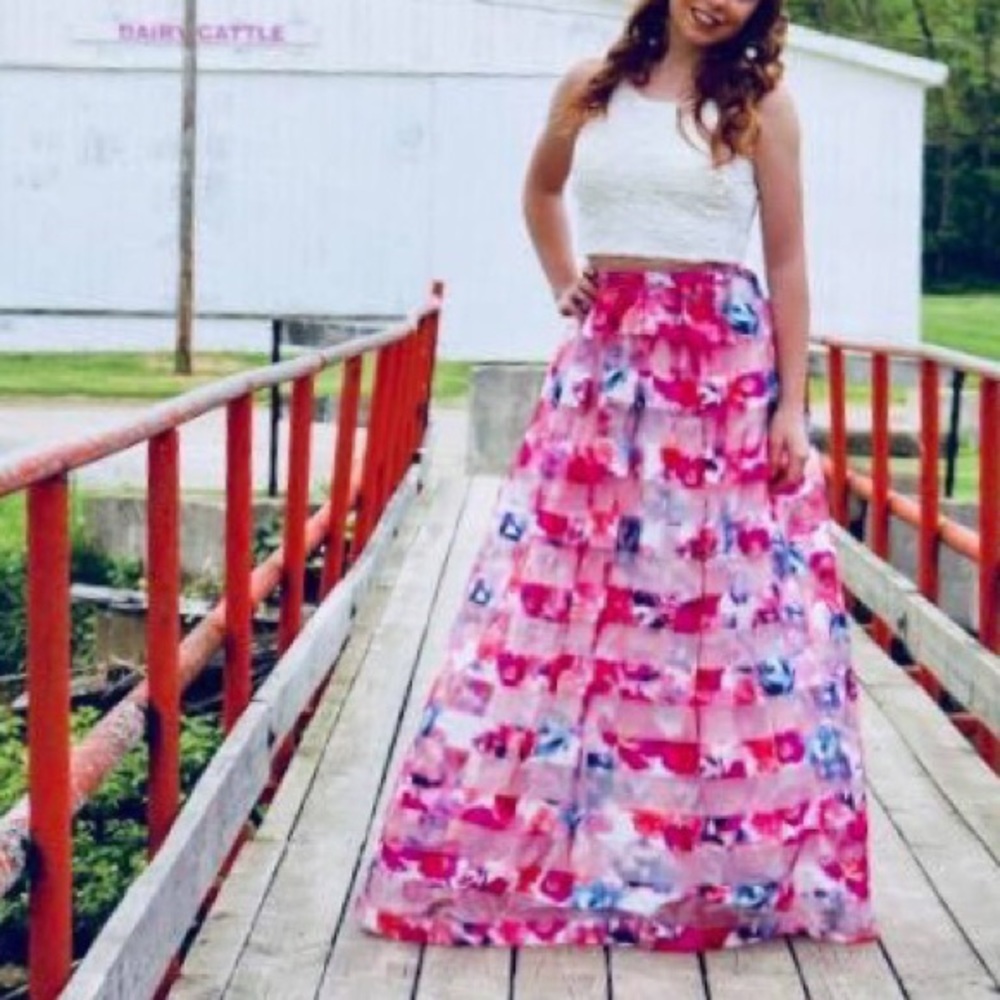 SEQUIN HEARTS JUNIOR'S size 5 formal gown